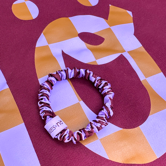 NÖ x Brunchies Seidenscrunchie Berry Check